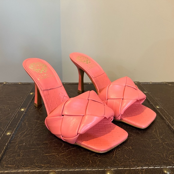 Vince Camuto Coral Mule Heel Sandal Size 6.5 - Picture 2 of 4